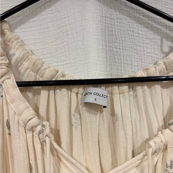 Worth Collective Casual gauze dress in eggshell with sage green floral details - Picture 3 of 6